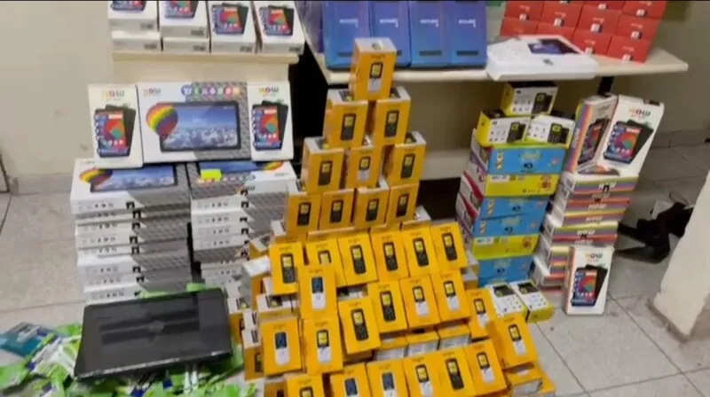 Homem estava com 360 aparelhos lacrados, como tablets, notebooks, videogames, além de um aparelho de ar-condicionado