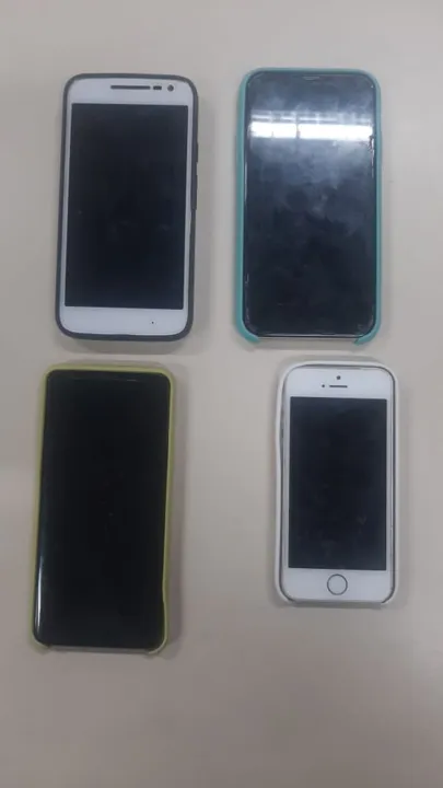 Homem estava em posse de quatro telefones 