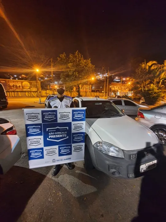 As vítimas e o carro foram levados à 73ª DP (Neves)