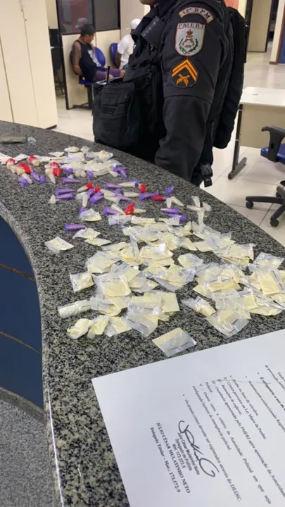 Foi apreendido 193 cápsulas de cocaína 