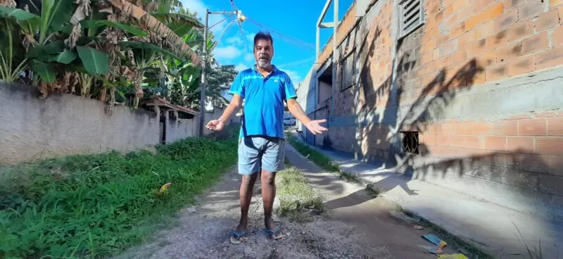 Moradores de rua do Engenho Pequeno ficaram de fora do plano de pavimentação