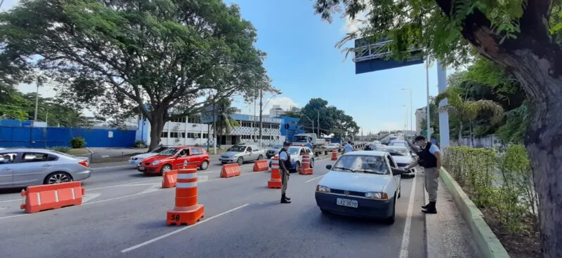 Agentes da Guarda Municipal e da Nittrans estão envolvidos na operação