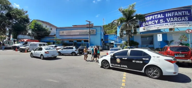 O rapaz foi atingido no braço e buscou socorro médico