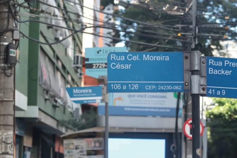 Coronel Moreira César foi um militar brasileiro conhecido popularmente como "Corta-cabeças"