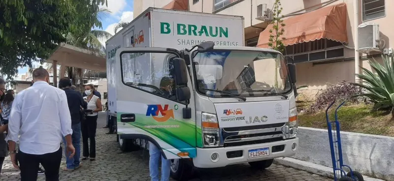 Entre as doações há 15 mil embalagens de álcool líquido 70% e 1 mil de sabonete líquido