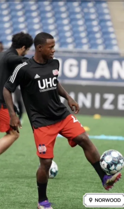 Michel realizou sonho de jogar futebol profissional, graças ao Projeto Gerson