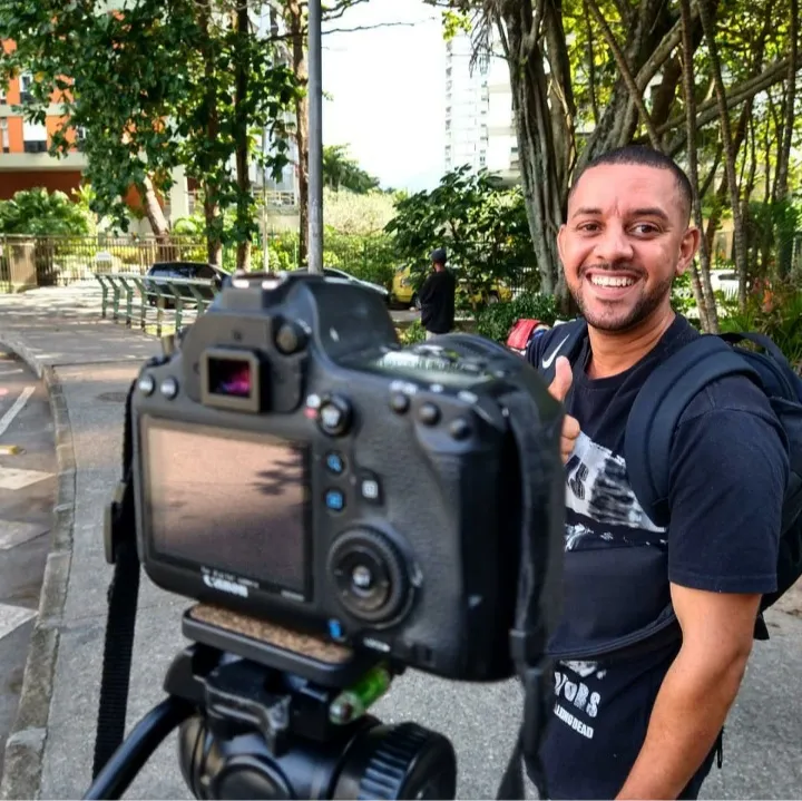 O diretor, de 26 anos, também atuou e produziu o curta