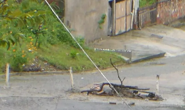 Moradores se assustaram com o aumento de barricadas no bairro