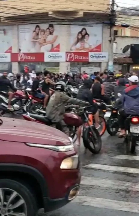 A manifestação ocorreu na Avenida Leonel de Moura Brizola