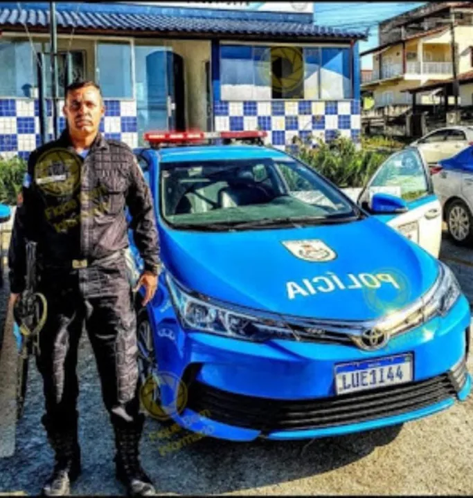 Policial estava na garagem de casa 