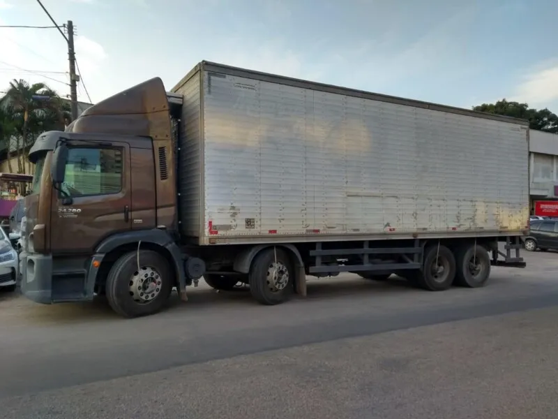 A prisão dos suspeitos foi efetuada por agentes da 71ª DP (Itaboraí)  na BR 493
