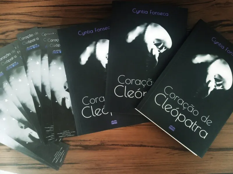 Livro Coração de Cleópatra ganha versão física pela editora Itapuca