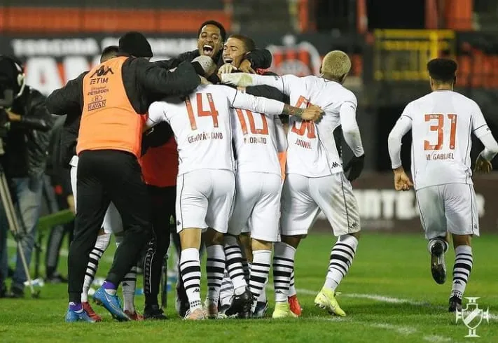 Vasco conseguiu o triunfo nos últimos minutos contra o Brasil de Pelotas