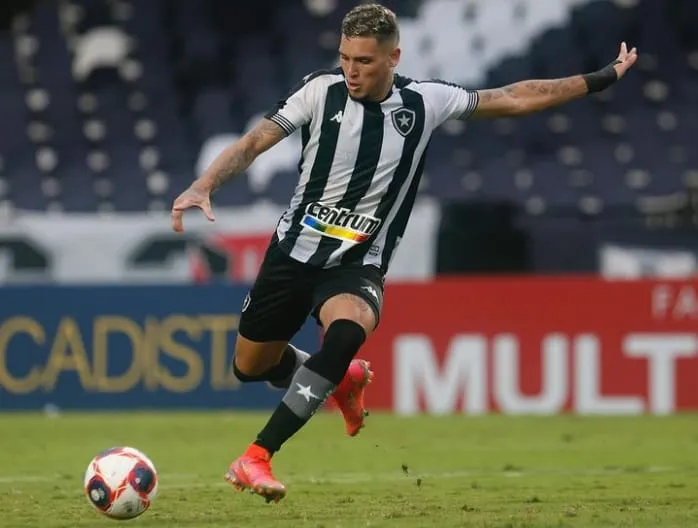 Rafael Navarro é o artilheiro do Glorioso, com 3 gols em 4 jogos