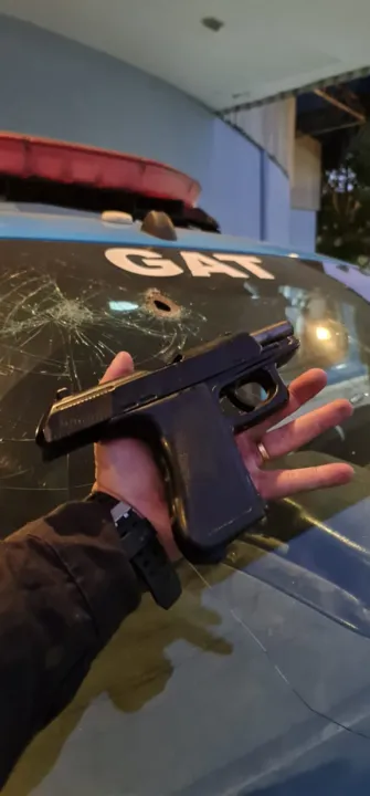 Policiais foram atacados 