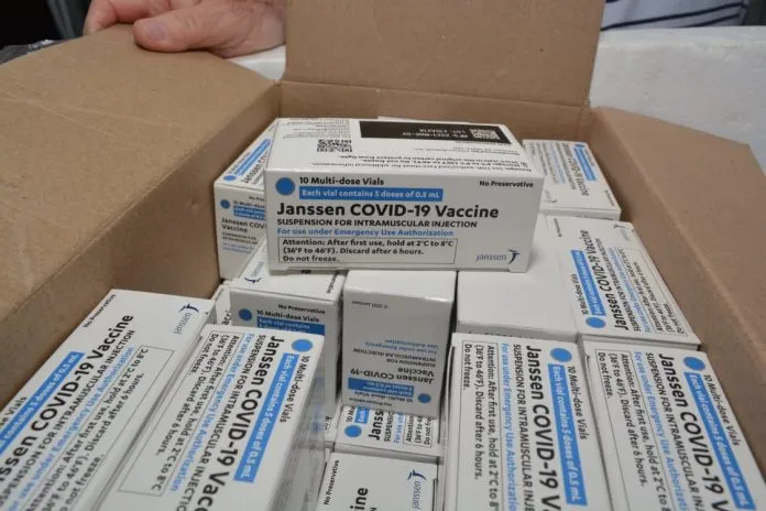 Outra novidade deste cronograma de imunização é que a repescagem para idosos, pessoas com comorbidades, pessoas com ou sem deficiências acontecerá exclusivamente aos sábados