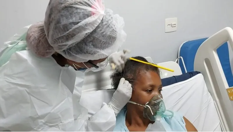 Técnica garante penteados e tranças nos pacientes 