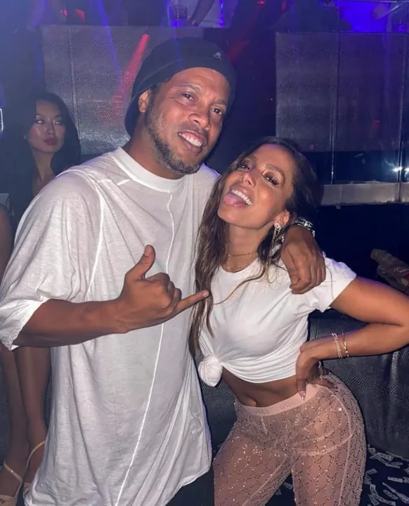 Ronaldinho e Anitta em boate nos Estados Unidos