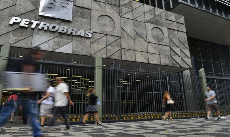O óleo diesel terá um aumento de 5%: R$ 0,13 por litro