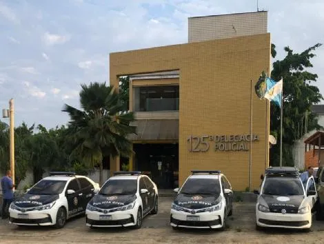 A presa já possui passagem pela polícia pelos crimes de tráfico de drogas e associação ao tráfico de drogas