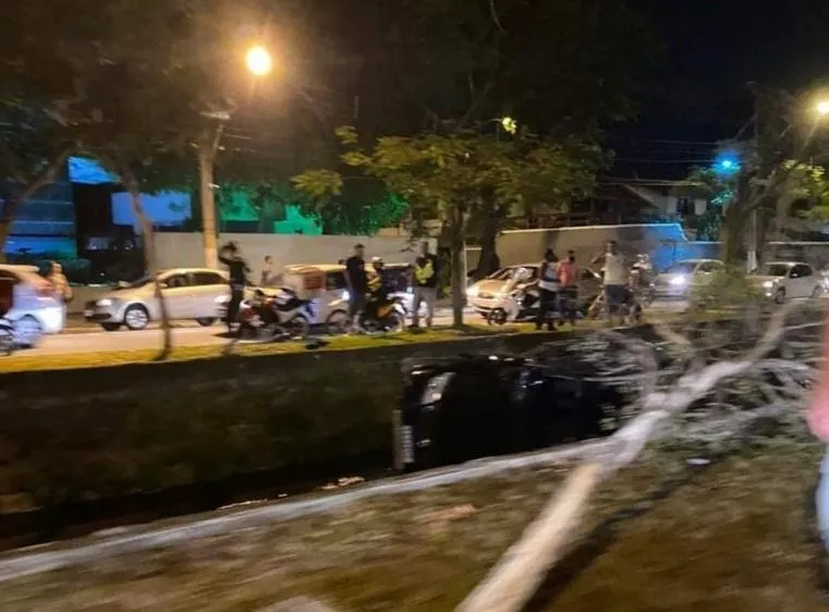 Imagem ilustrativa da imagem Dois carros colidem e deixam duas pessoas feridas em Niterói