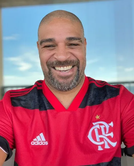 Adriano é considerado ídolo do Flamengo, time pelo qual conquistou o Brasileirão de 2009