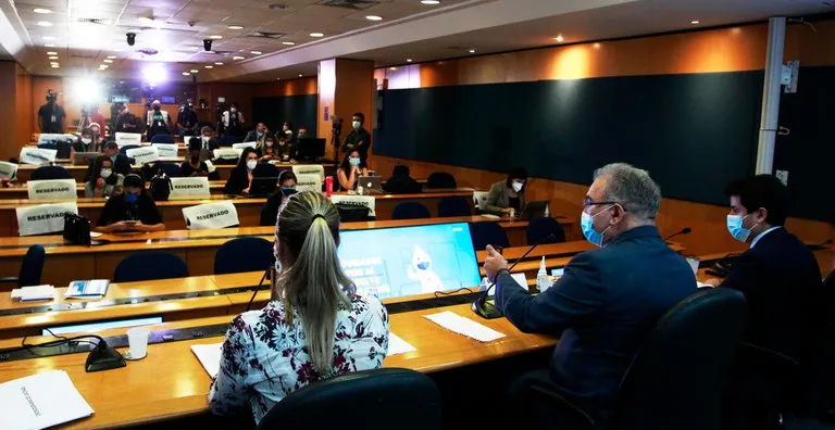 Imagem ilustrativa da imagem Saúde apresenta plano de testagem a ser debatido com estados e municípios