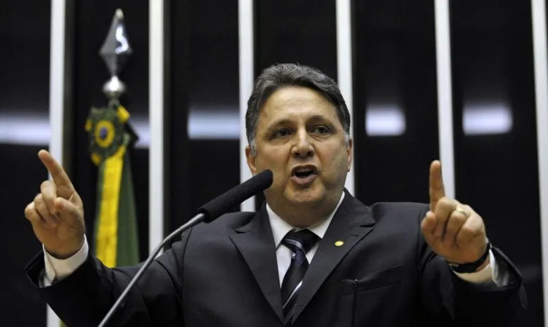 Condenação é por comandar esquema que beneficiou mais de 15 mil eleitores com fraude no programa social “Cheque Cidadão”   
