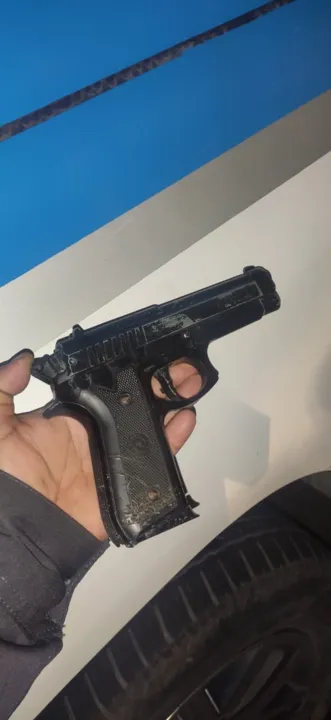 Imagem ilustrativa da imagem Criminosos são presos por porte ilegal de arma de fogo em Niterói