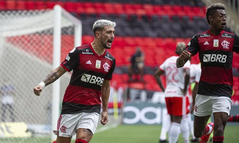 Arrascaeta marcou o primeiro gol do clube carioca na partida