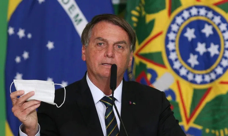 Quem já contraiu a Covid-19 também não precisará usar máscara. 