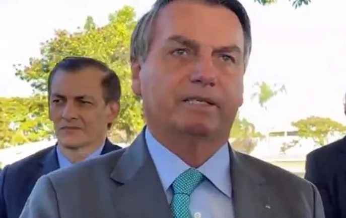 Nos últimos dias, Bolsonaro vinha se queixando de soluços persistentes