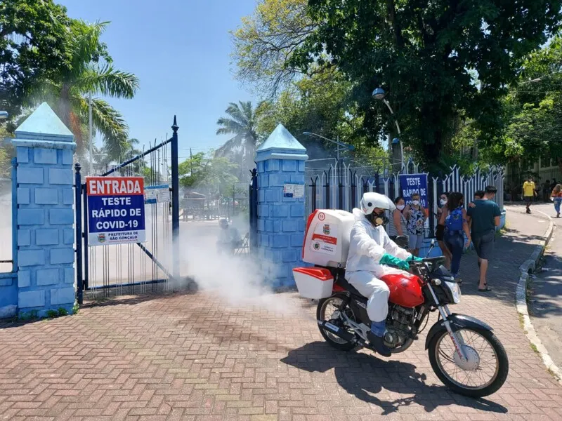  Cidade segue com a aceleração da vacinação da população e faz testagem para isolar aqueles que estão contaminados ou com suspeita da doença