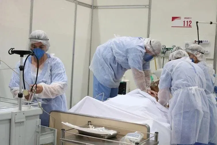 Imagem ilustrativa da imagem Brasil bate novo recorde e contabiliza 100 mil novos casos confirmados da Covid-19