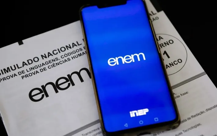 O Enem terá provas nas versões impressa e digital 