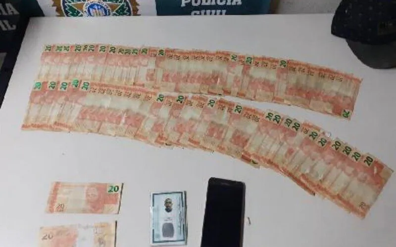 Imagem ilustrativa da imagem Homem é preso ao tentar vender notas falsas em estação de trem no Rio