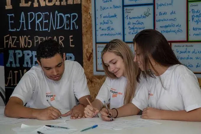 Imagem ilustrativa da imagem Escola Firjan SESI abre 800 vagas gratuitas para curso Pré-Enem no Rio