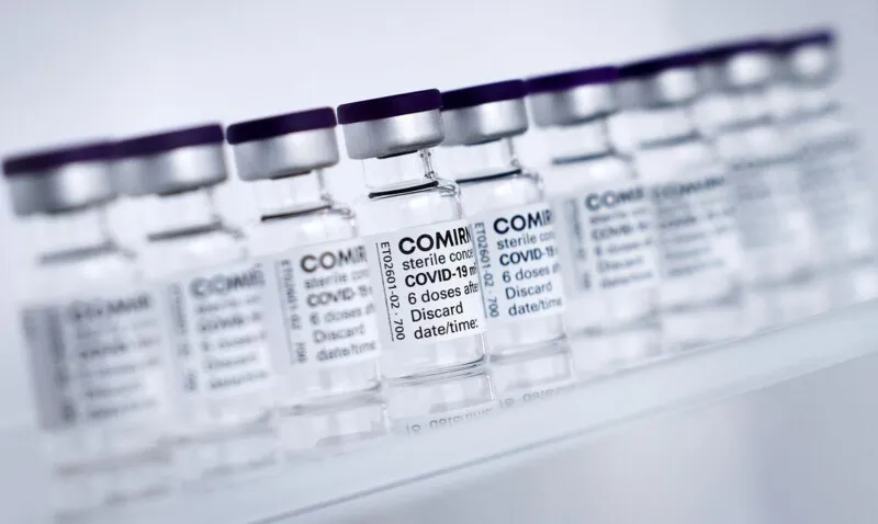 Nesta terça-feira (15), o MS anunciou a chegada de 2,4 milhões de doses da Pfizer/BioNTech nesta semana. 