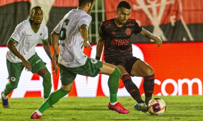Fla esbarrou na boa atuação do goleiro Klever e empatou com o Boavista por 1 a 1