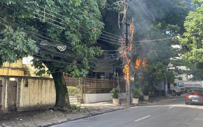 Imagem ilustrativa da imagem Incêndios em bairros do Rio alertam a falta de manutenção da empresa Light