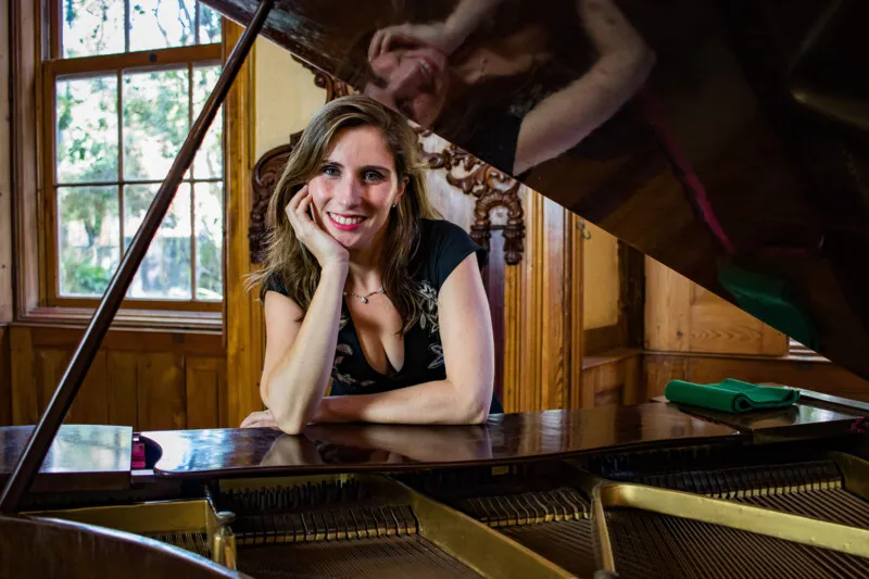 Pianista Juliana Flores