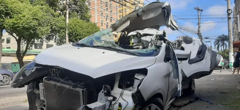 Veículo foi atingido por caminhão guindaste no acidente