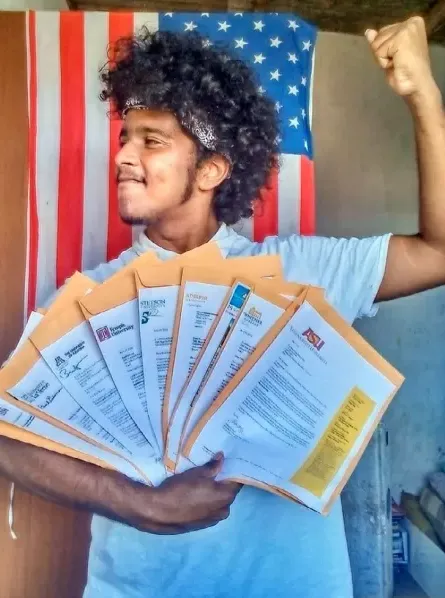 Estudante escolheu a universidade que oferecia a maior bolsa de estudos