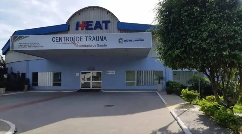 O suspeito foi levado para o Hospital Estadual Alberto Torres (HEAT), no Colubandê