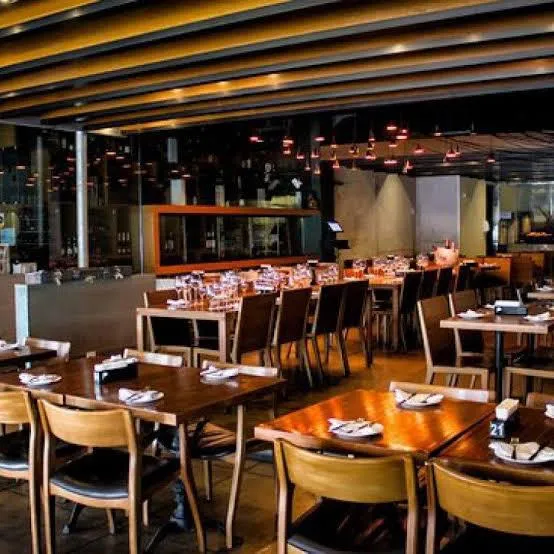 Imagem ilustrativa da imagem Prefeitura de Niterói libera a volta de bares e restaurantes até meia-noite