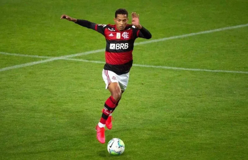 Diretoria desistiu da contratação do Rafinha e optou por cancelar empréstimo do lateral