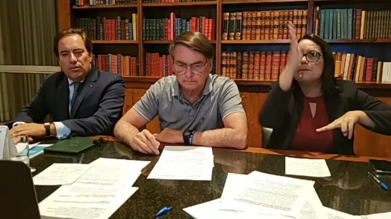 Imagem ilustrativa da imagem Auxílio emergencial deve voltar a ser pago em março com 4 parcelas de R$ 250, diz Bolsonaro