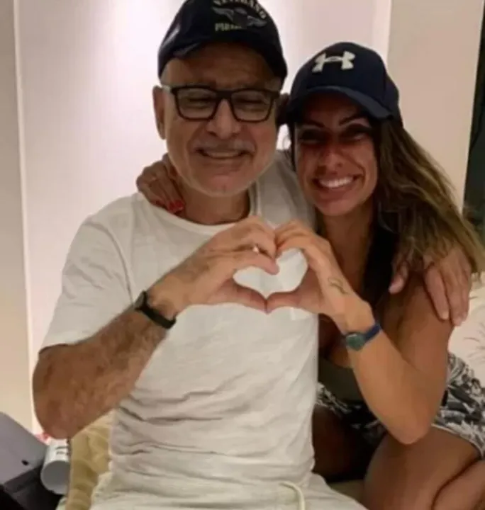 O ex-assessor do senador Flávio Bolsonaro publicou em suas redes sociais imagens da comemoração.
