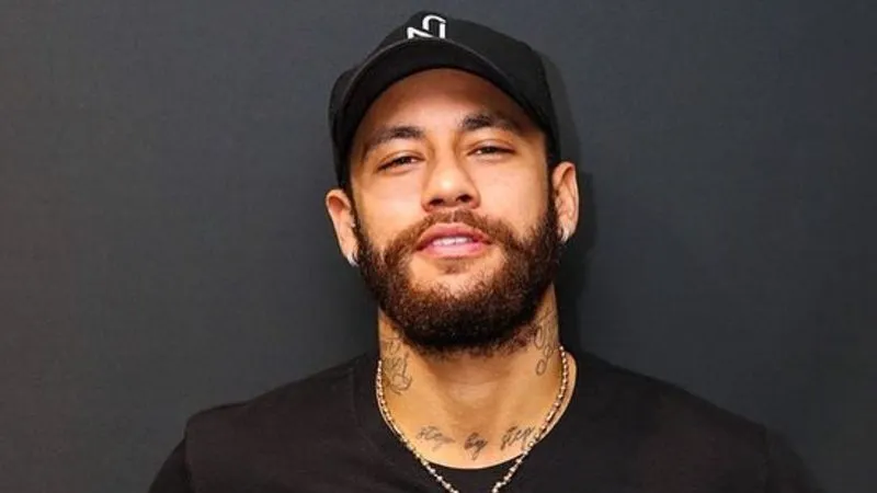 O jogador é um telespectador e comentarista assíduo do reality