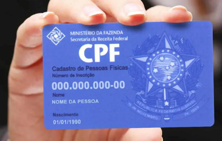 Não é obrigatório portar o cartão, mas o número do cadastro é exigido em várias situações